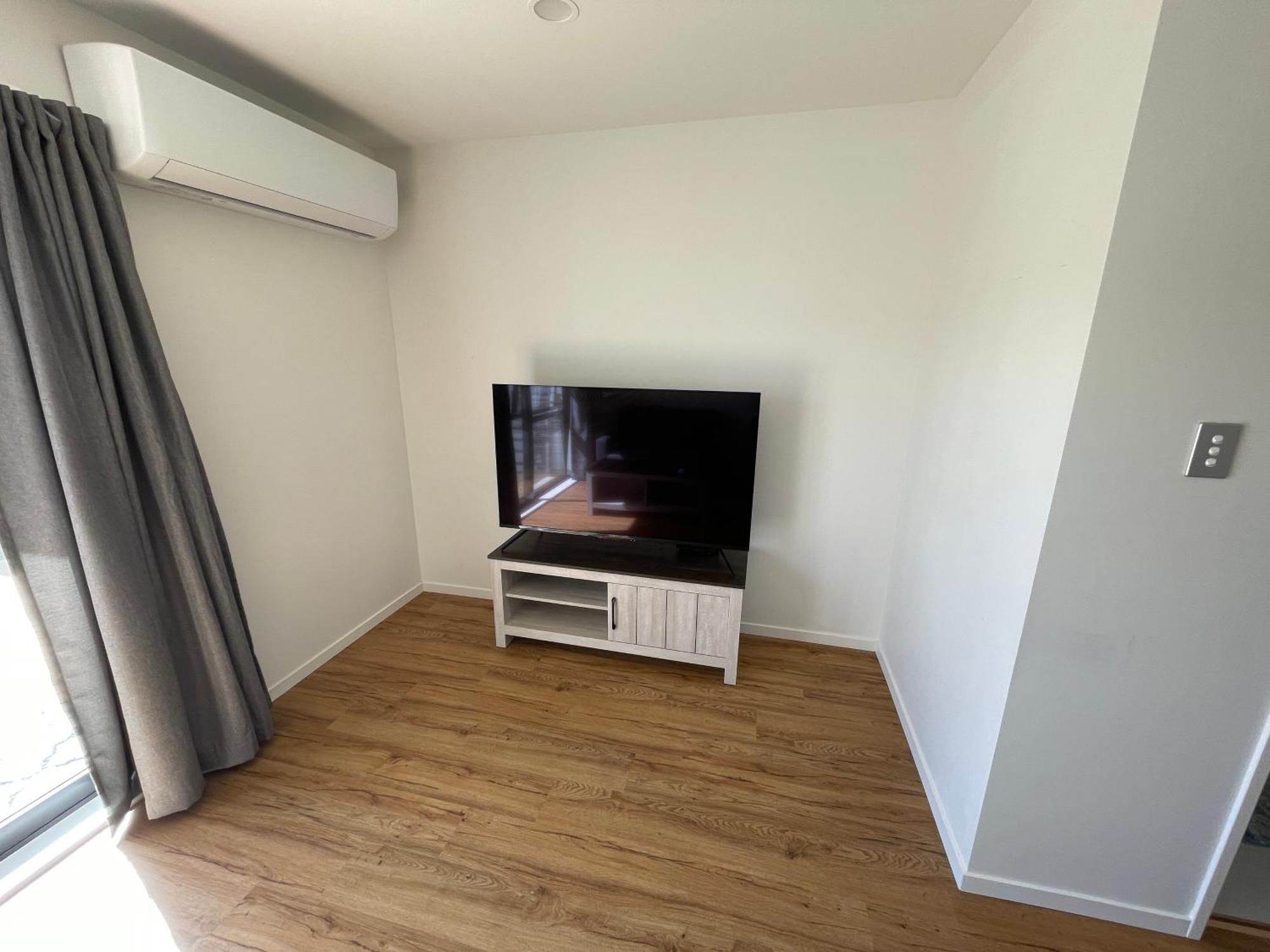 Modern Home By The Reserve Auckland Exterior foto