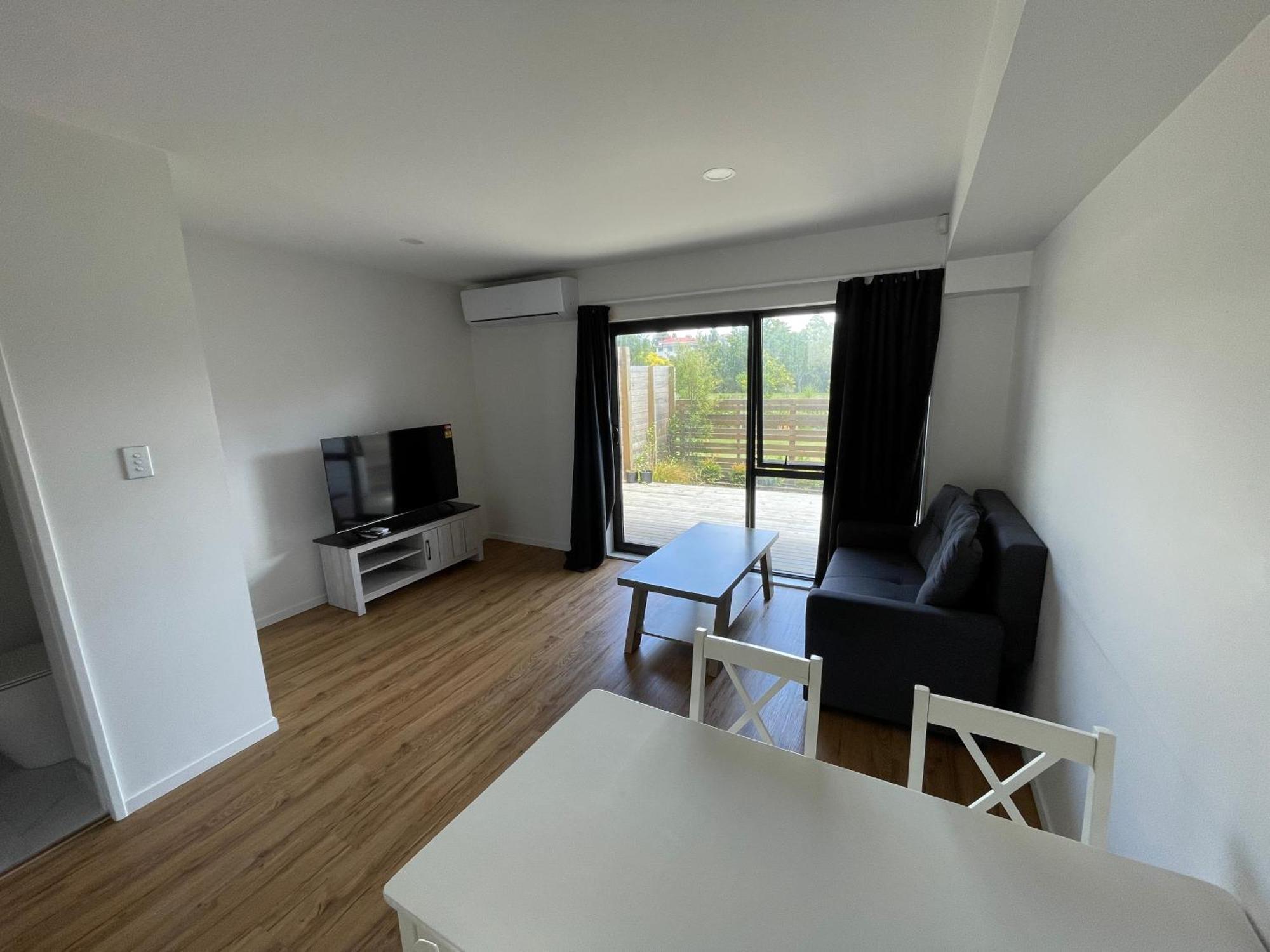 Modern Home By The Reserve Auckland Exterior foto