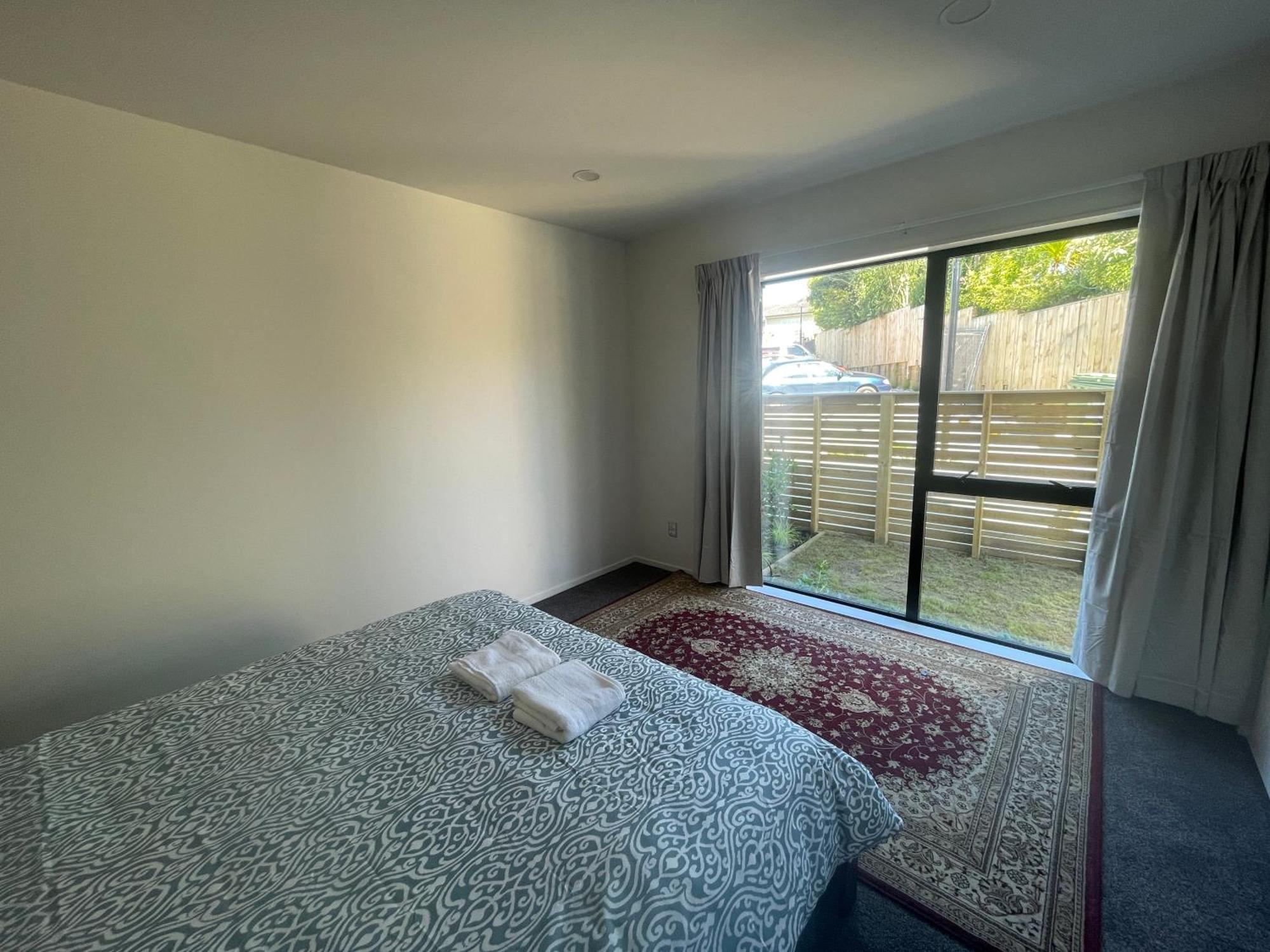 Modern Home By The Reserve Auckland Exterior foto