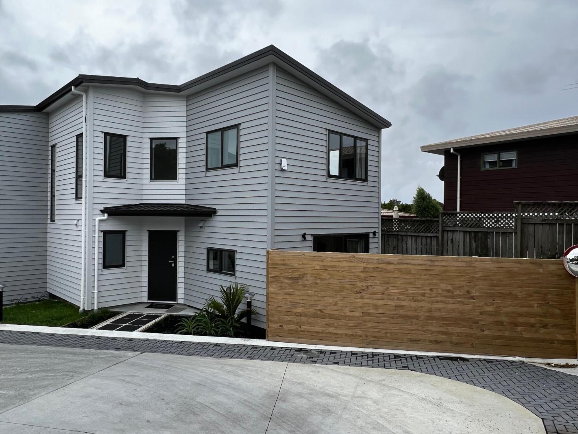 Modern Home By The Reserve Auckland Exterior foto