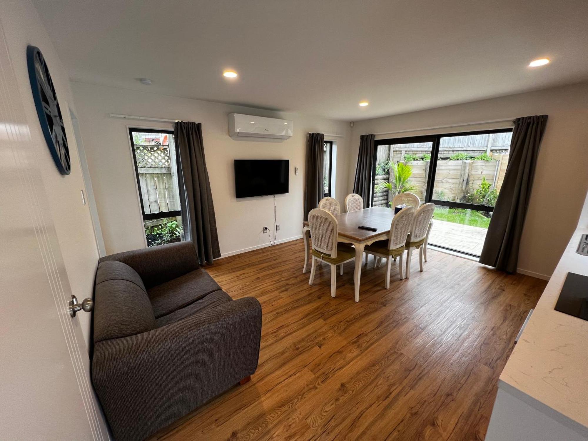 Modern Home By The Reserve Auckland Exterior foto